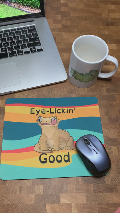 Eye Lickin' Good, Crested Gecko Mousepad